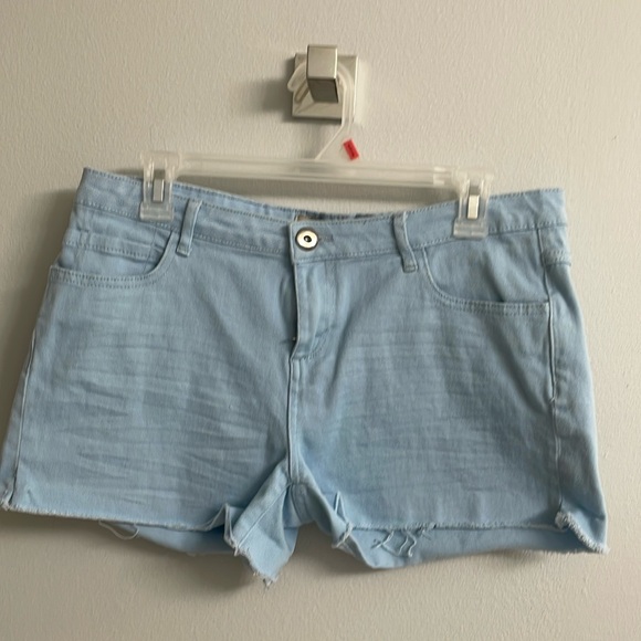 Pretty sky blue shorts - Picture 1 of 4